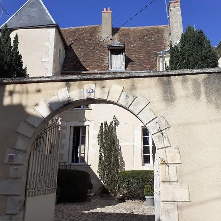 伊苏丹Le Logis De Saint Cyr公寓式酒店 外观 照片