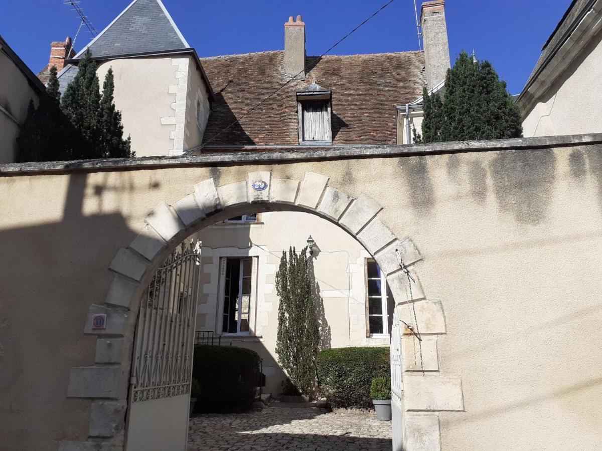 伊苏丹Le Logis De Saint Cyr公寓式酒店 外观 照片