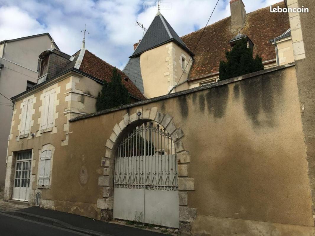 伊苏丹Le Logis De Saint Cyr公寓式酒店 外观 照片