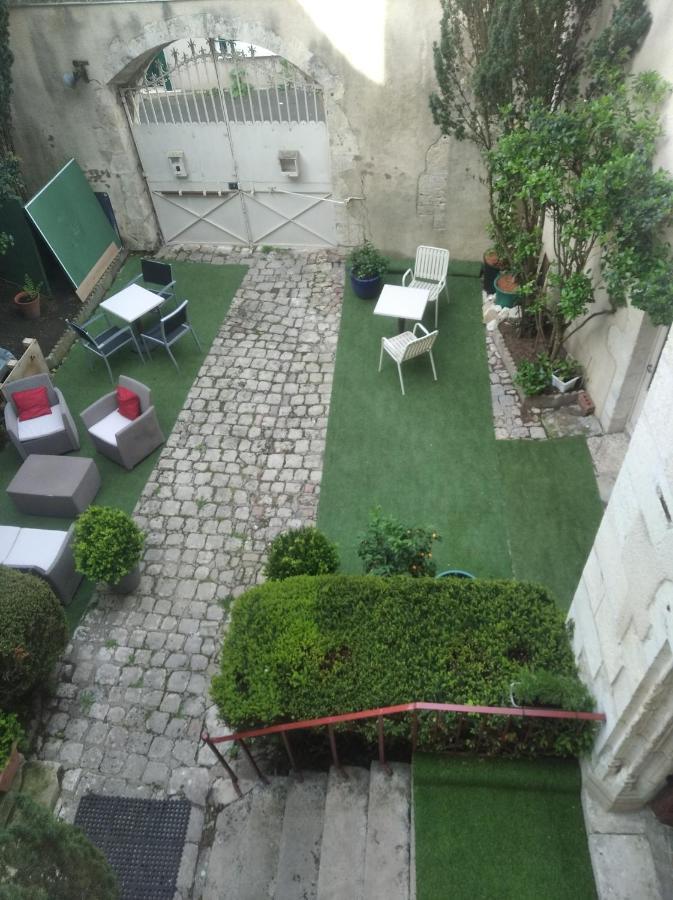 伊苏丹Le Logis De Saint Cyr公寓式酒店 外观 照片